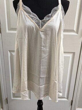 Torrid Satin Lace Trim Cami 2X NWT Whisper White